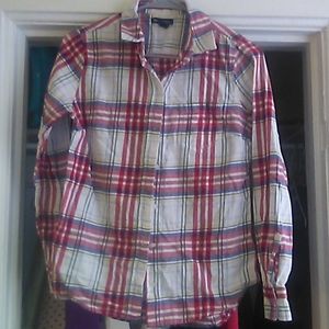 Are checkered Gap button up